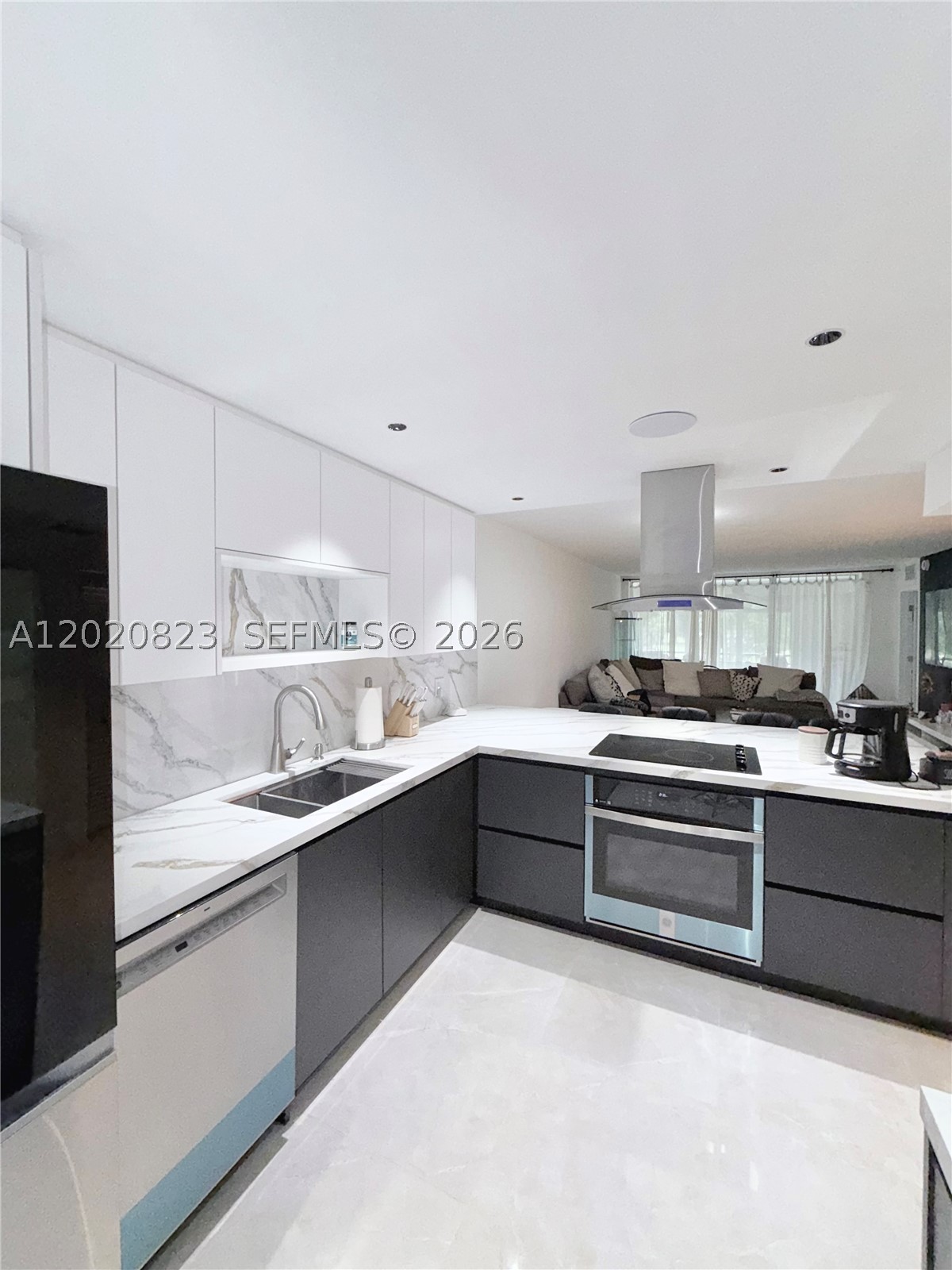605 Oaks Dr 307 — photo