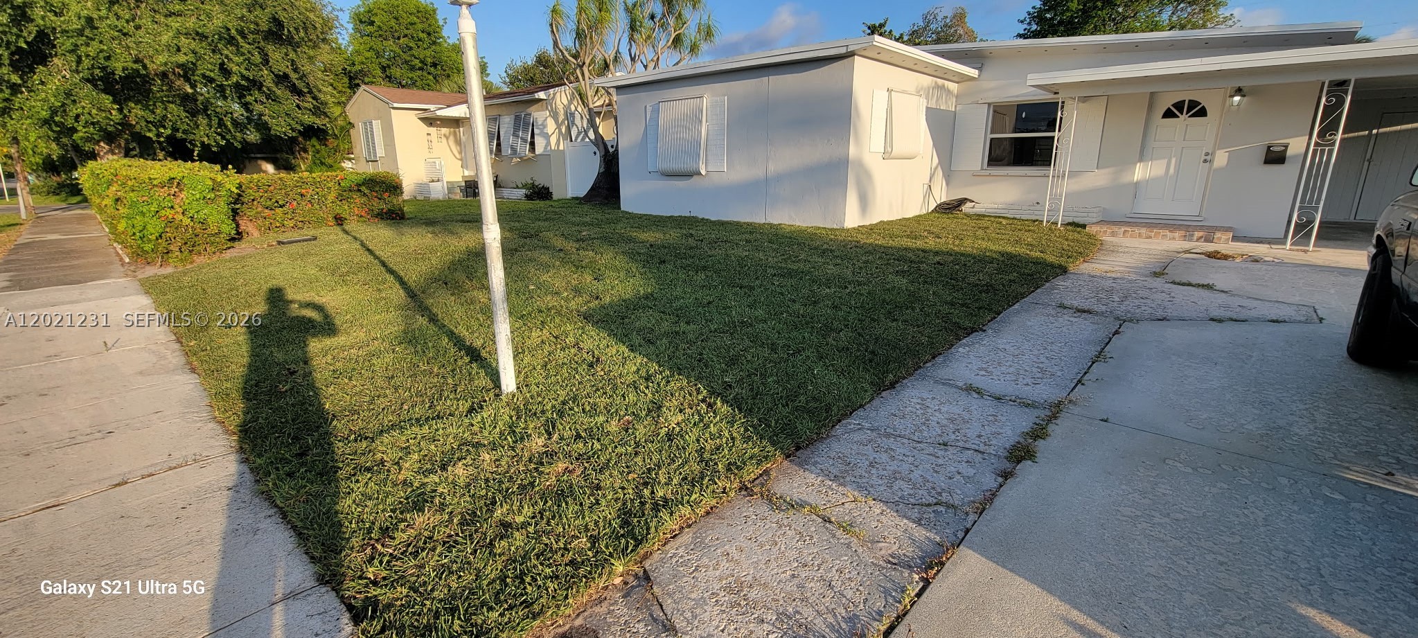 142 SE 4th Ave — photo