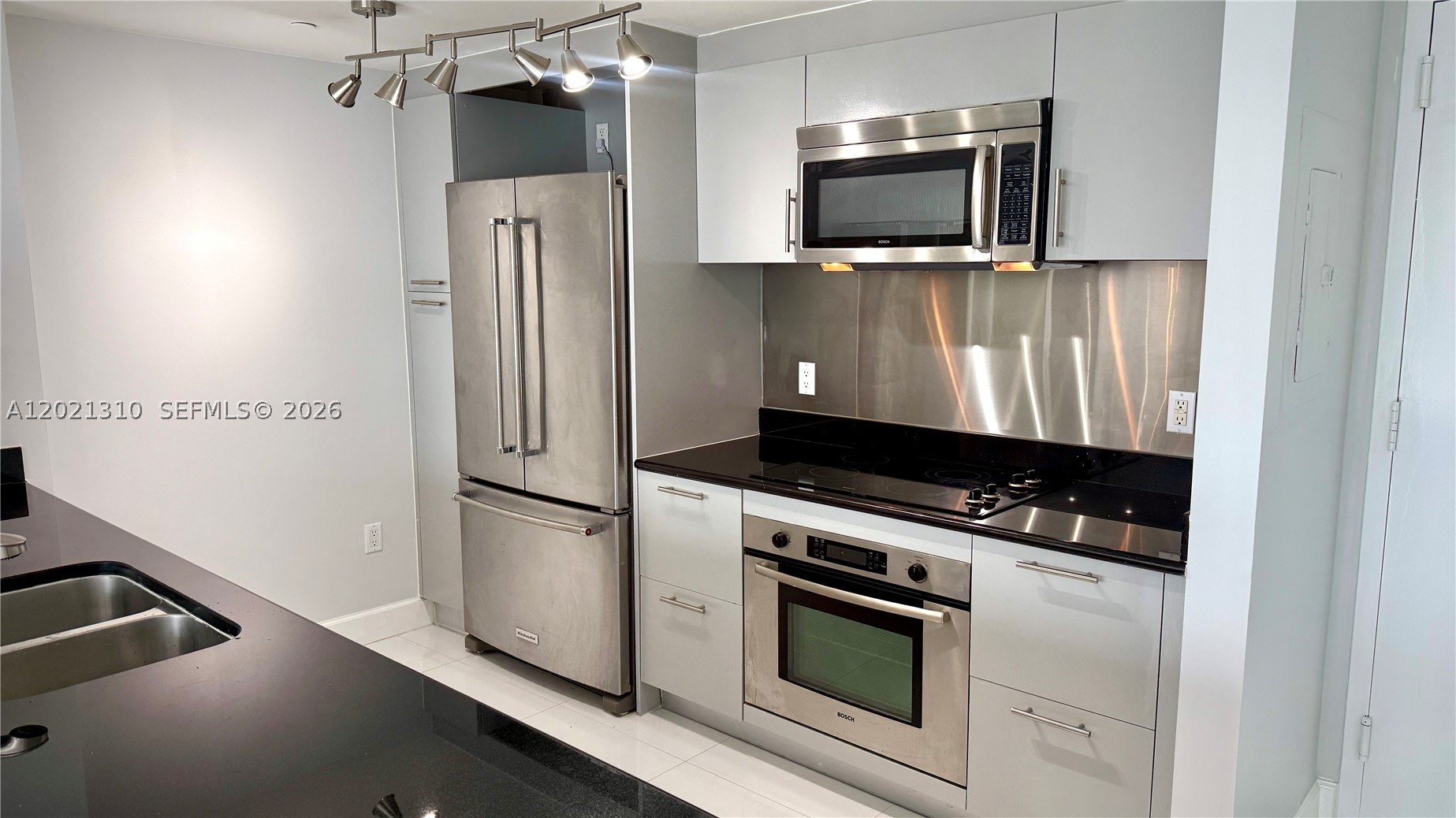 50 Biscayne Blvd 2501 — photo