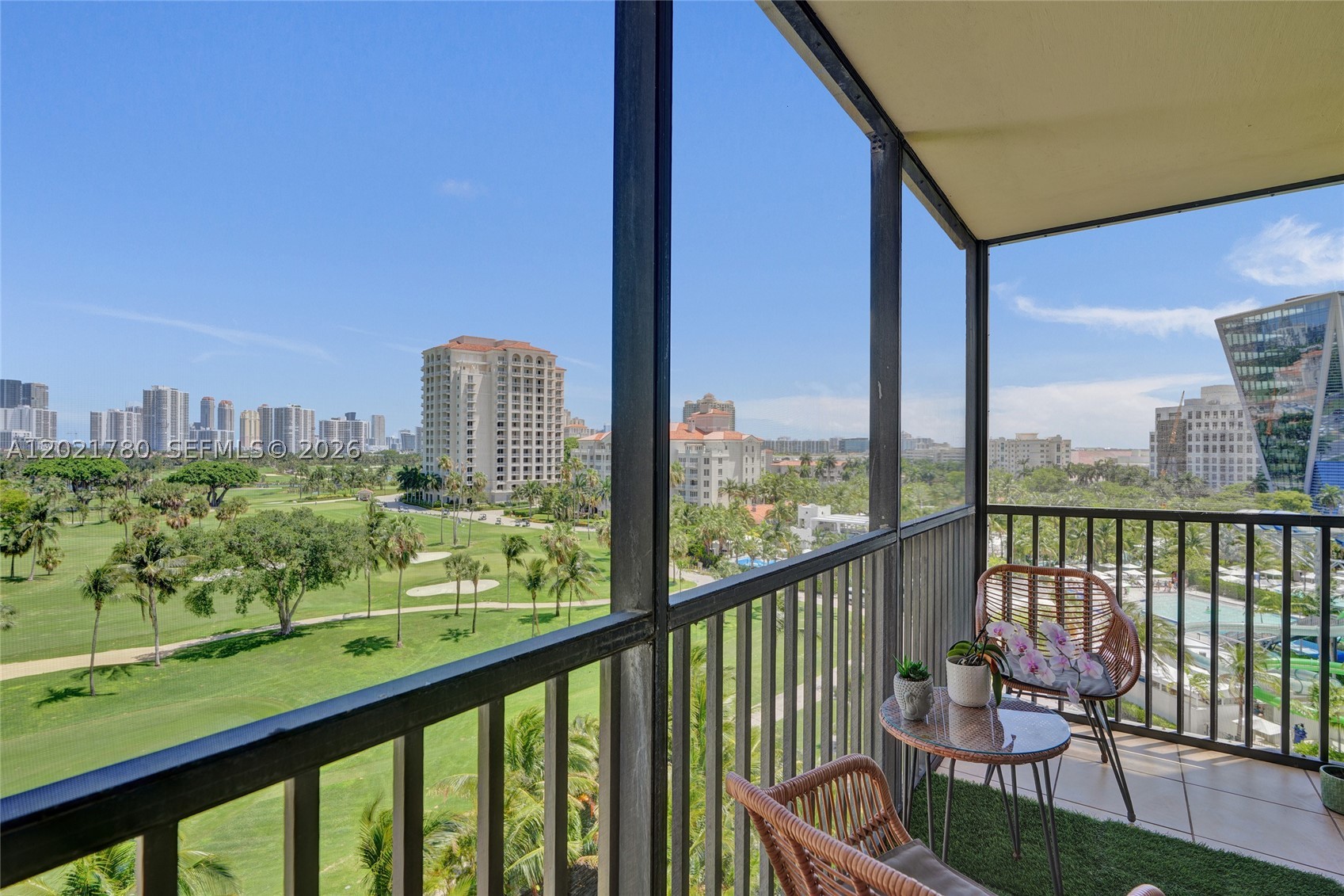 20335 W Country Club Dr 809 — photo