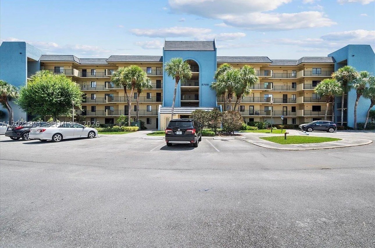 2786 Tennis Club Dr 302 — photo