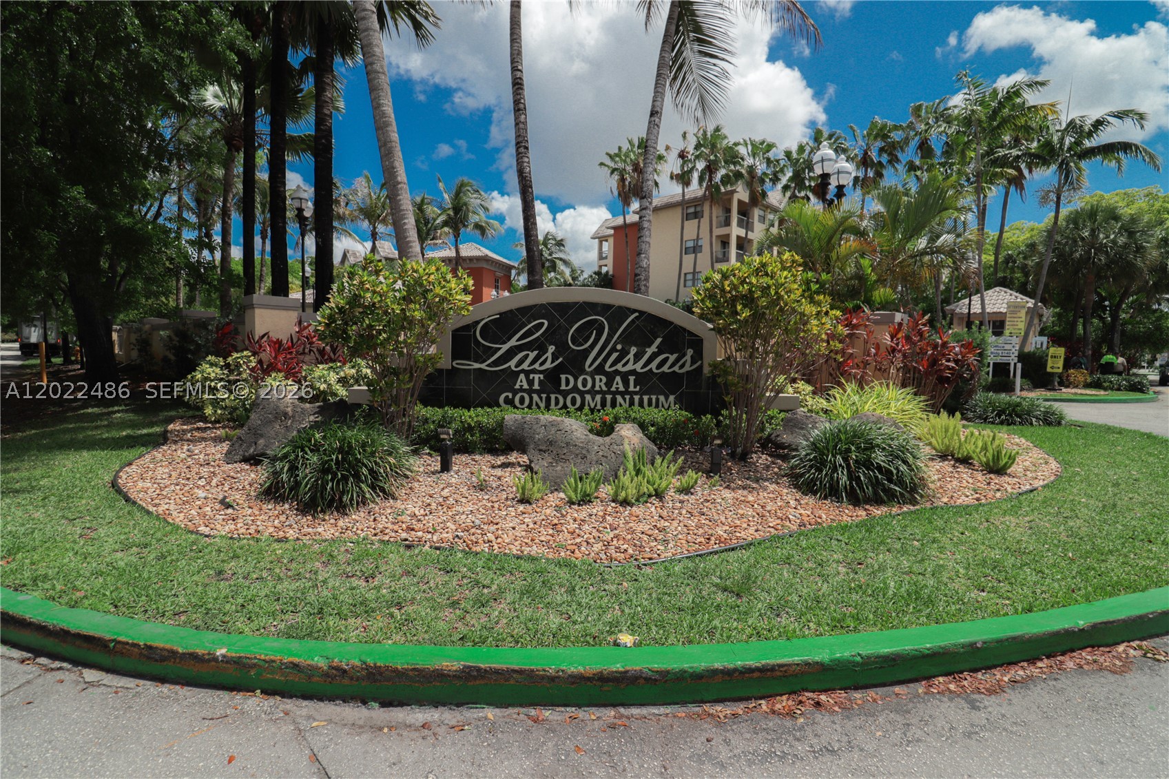 8245 Lake Dr 308 — photo