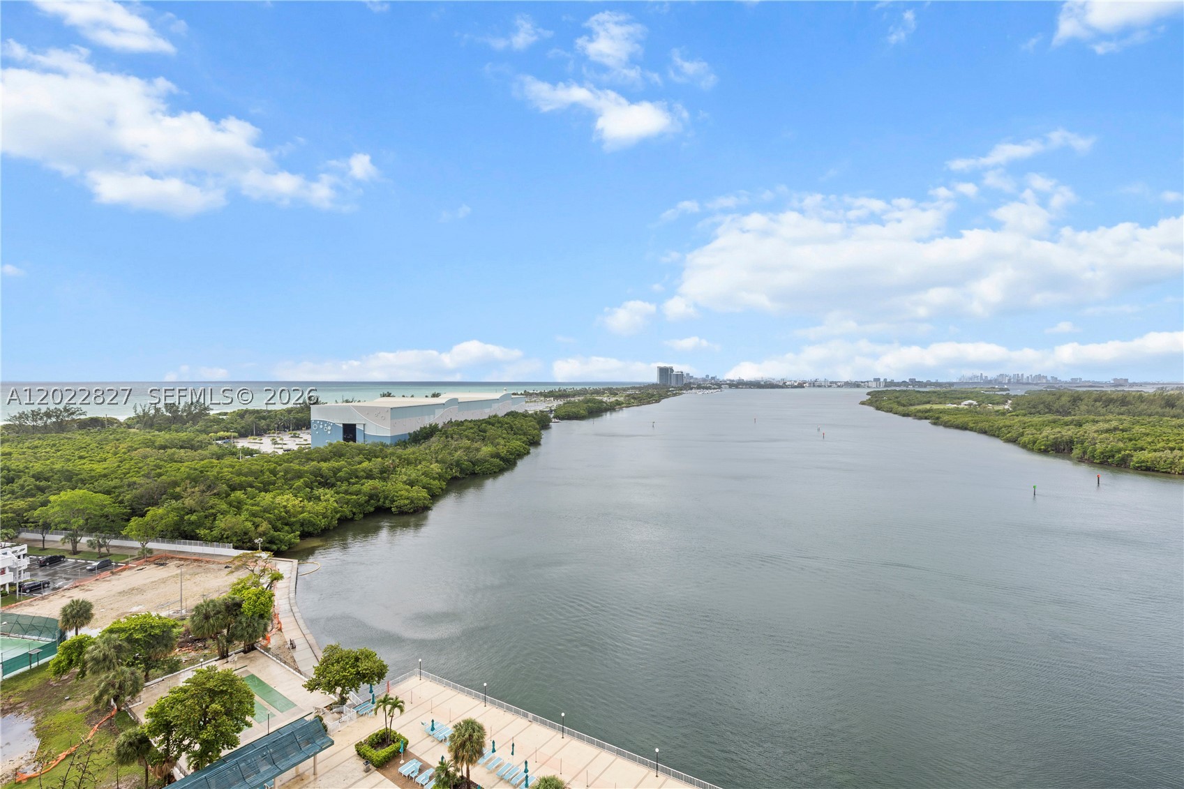 300 Bayview Dr 1504 — photo