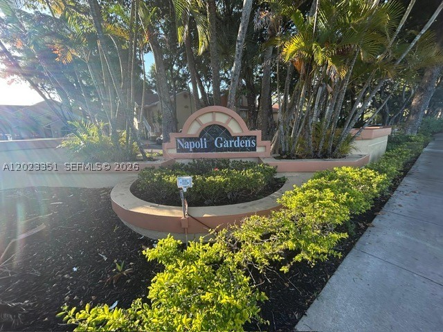 977 Coral Club Dr 977 — photo