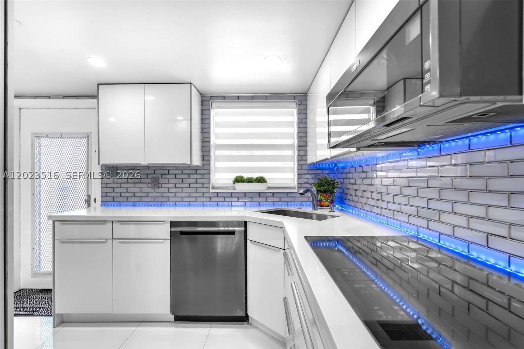 8881 Sunrise Lakes Blvd 206 — photo