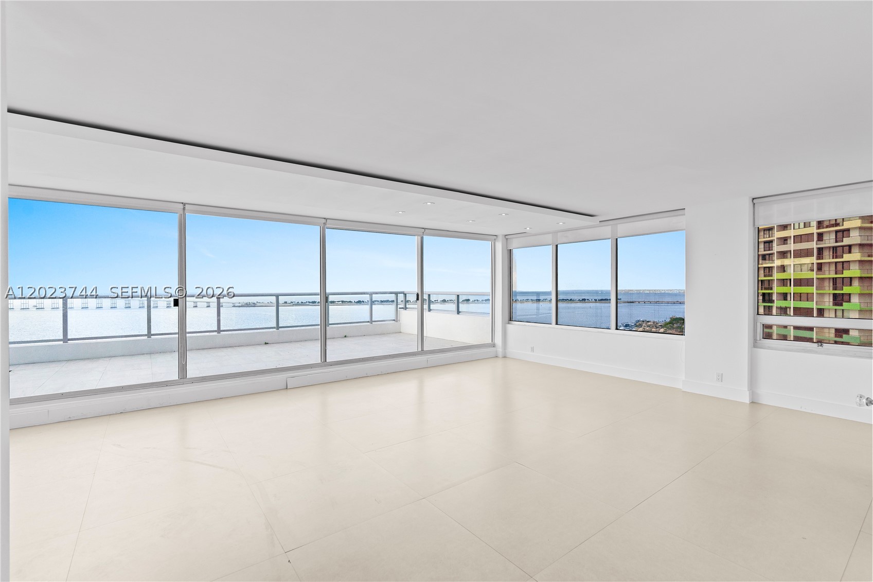 1541 Brickell Ave C1607 — photo