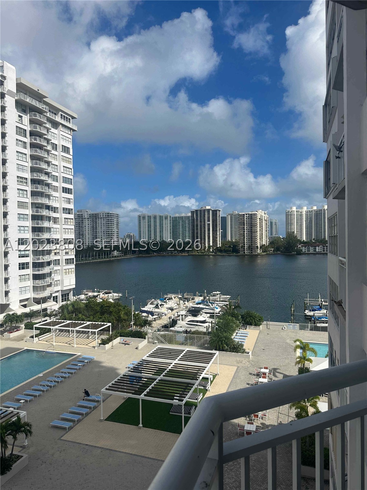 18041 Biscayne Blvd 702 — photo