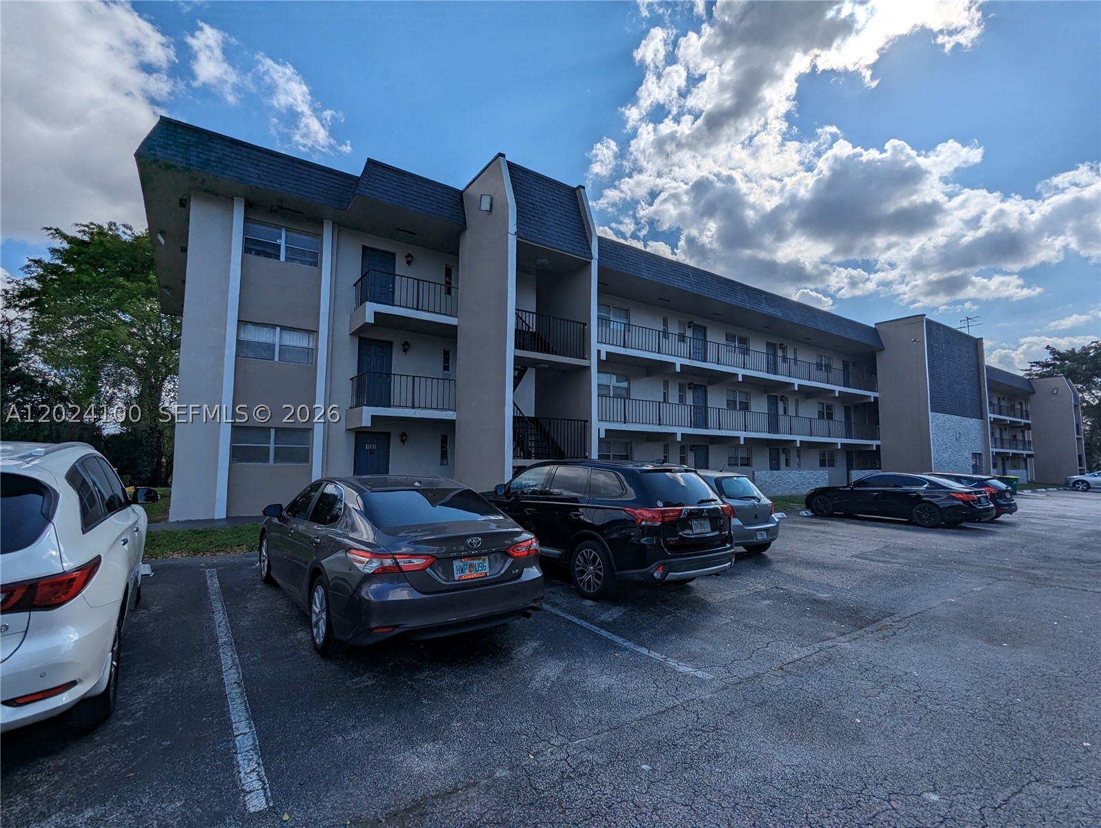 8020 Fairview Dr 301 — photo