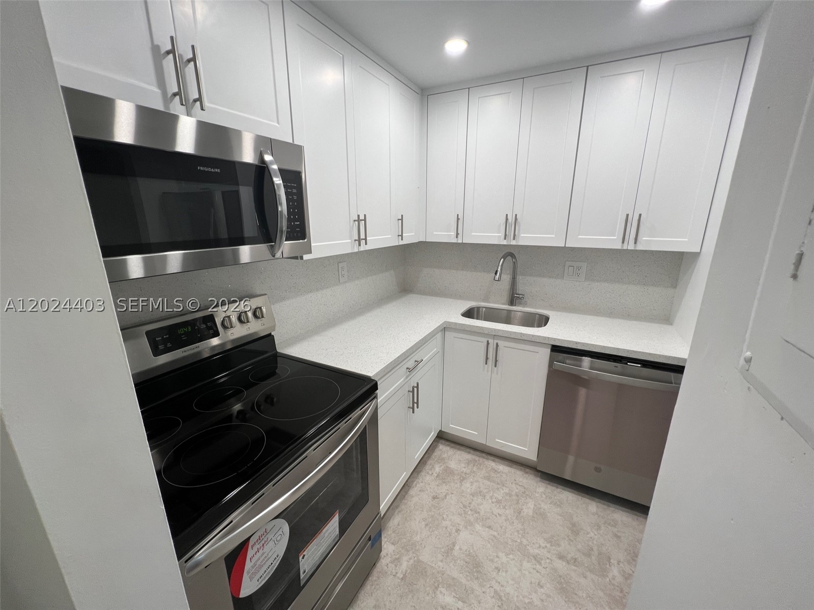10415 N Kendall Dr B113 — photo