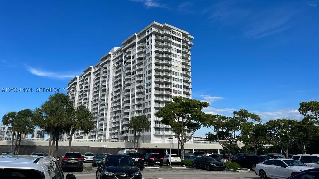 18061 Biscayne Blvd 1404 — photo
