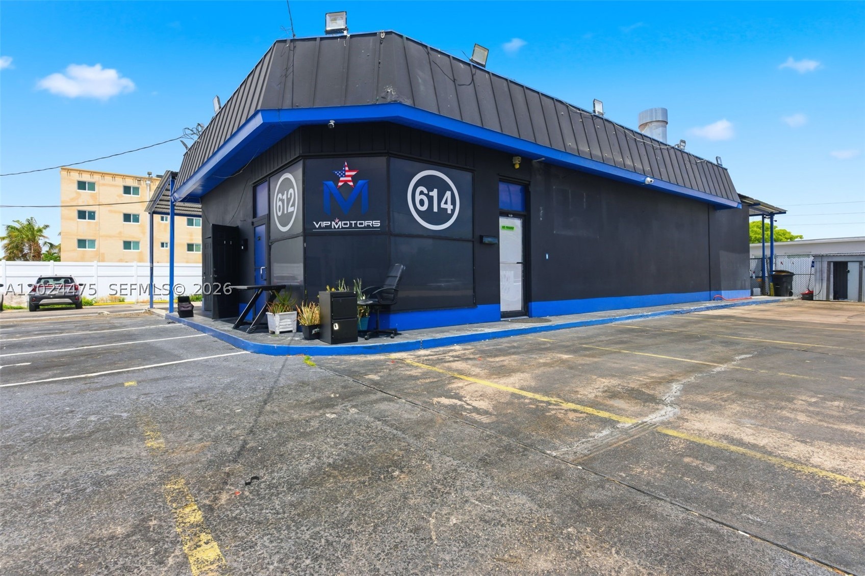 612 N Dixie Hwy — photo