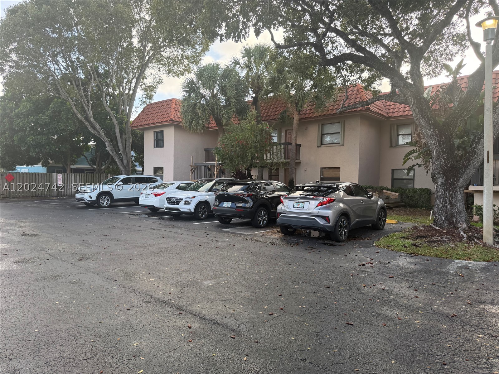 15718 E Waterside Cir 102 — photo