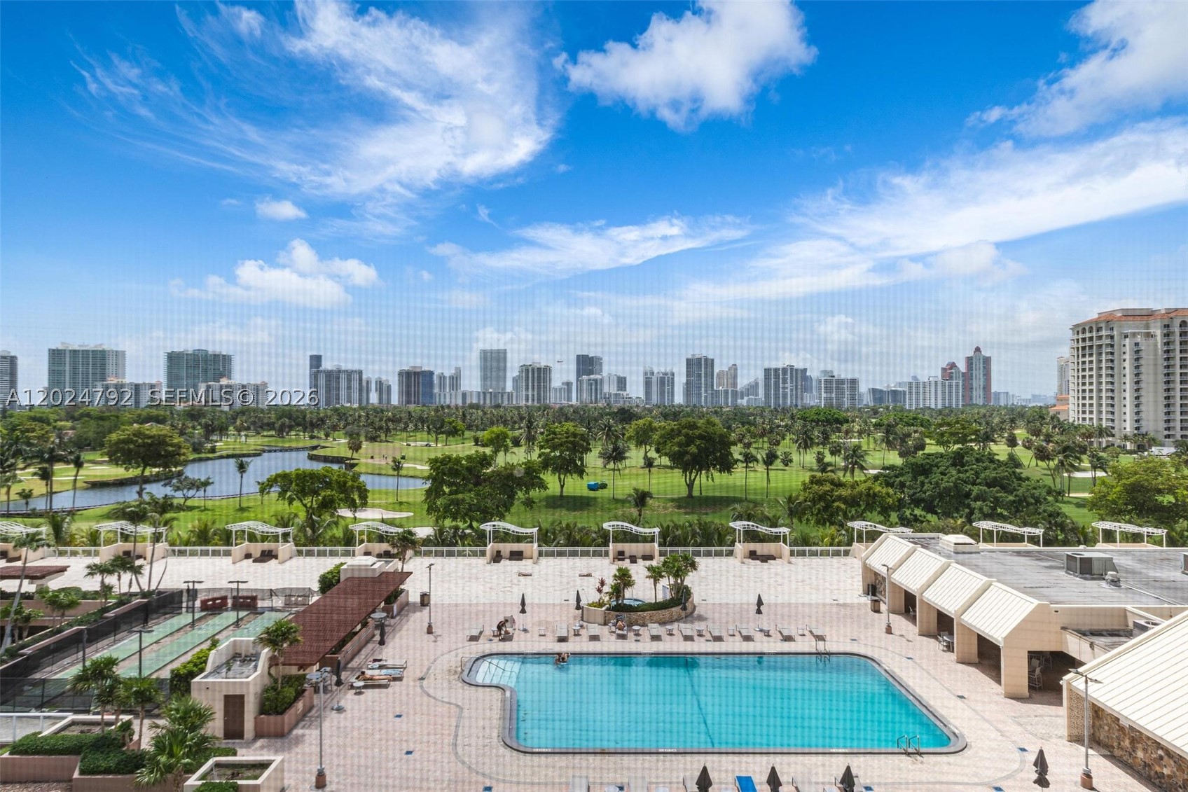 20301 W Country Club Dr 825 — photo