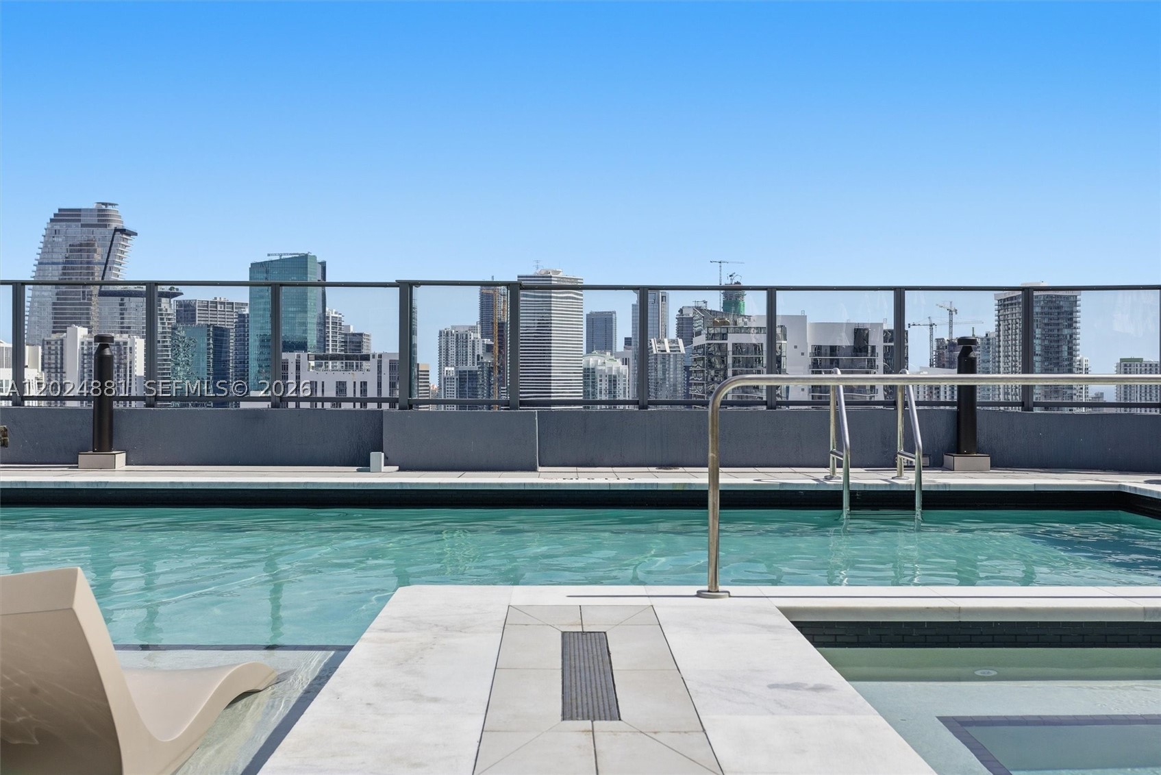 121 NE 5th St 1712 — photo