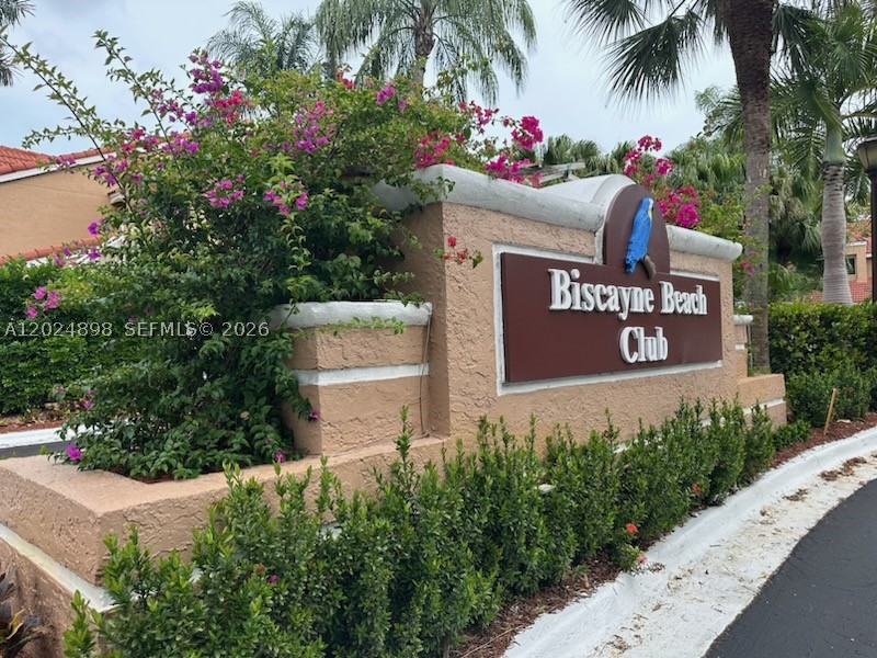 15560 SW 104th Ter 614 — photo