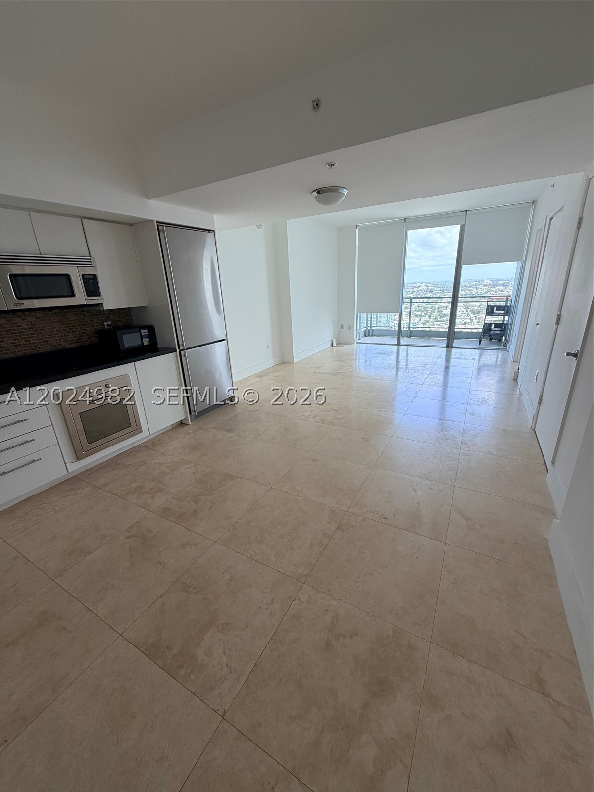 92 SW 3rd St 3909 — photo