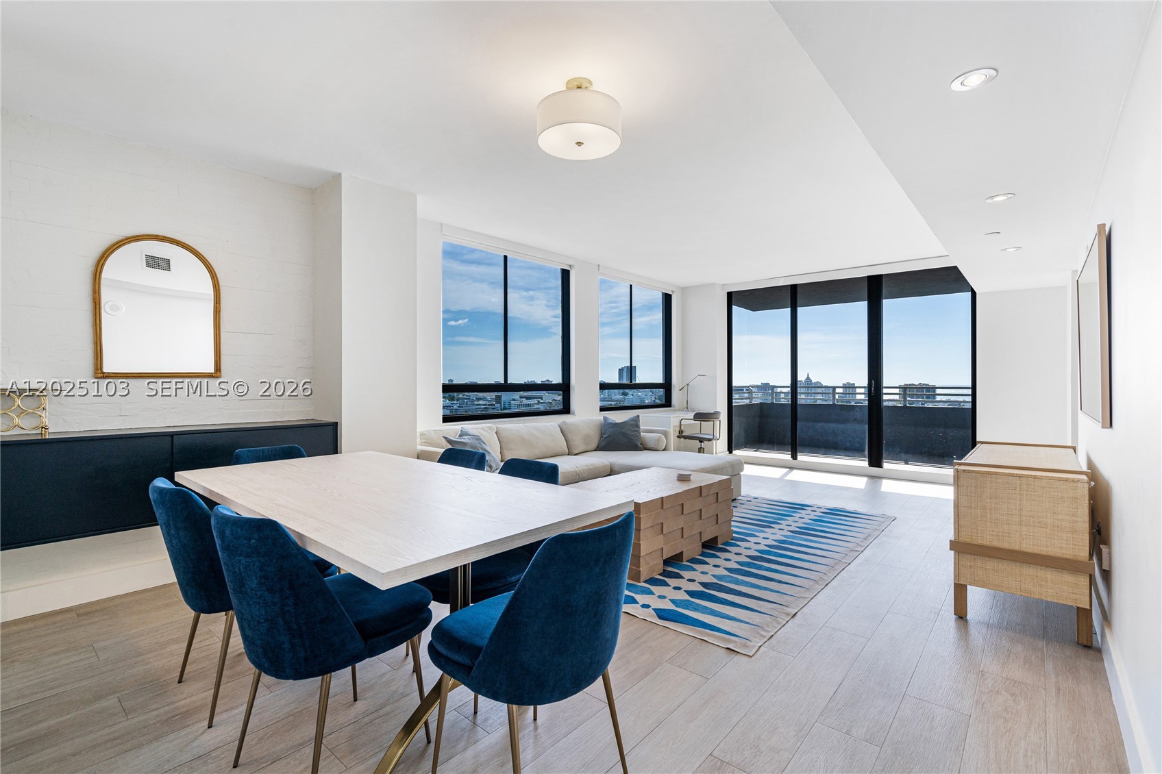 1330 West Ave 2107 — photo