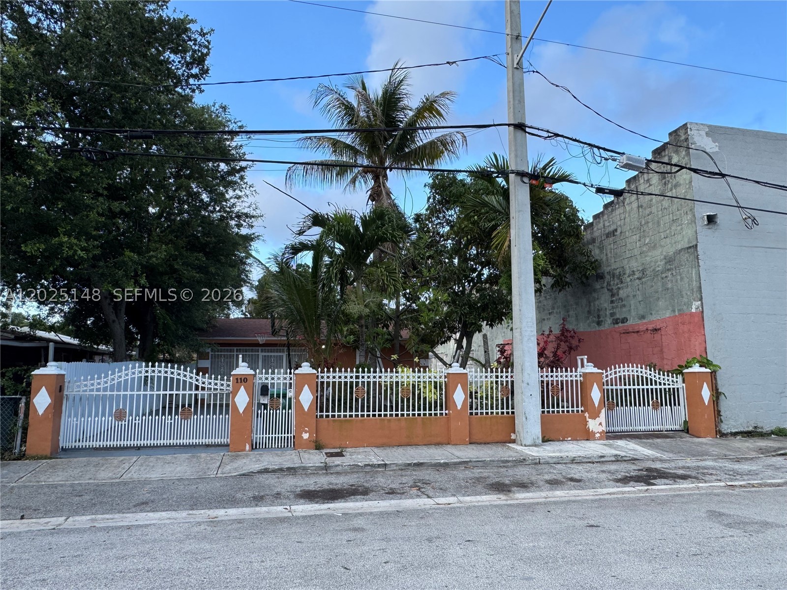110 NW 52nd St — photo