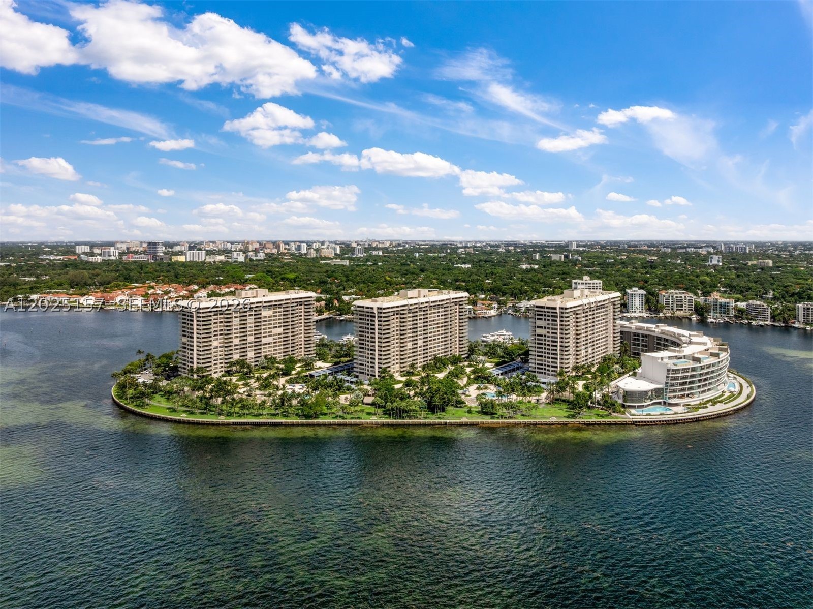 3 Grove Isle Dr C803 — photo