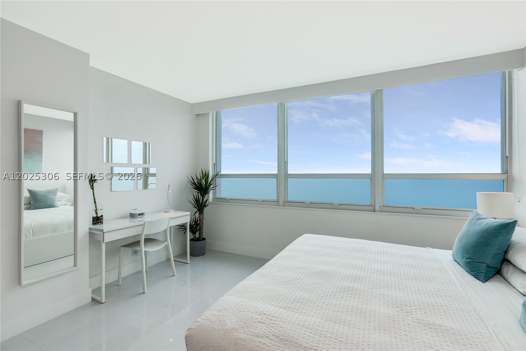5445 Collins Ave 724 — photo