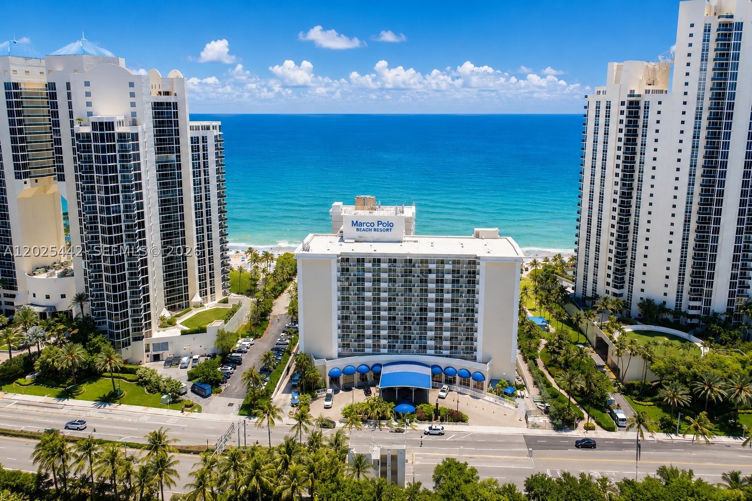 19201 Collins Ave 916 — photo