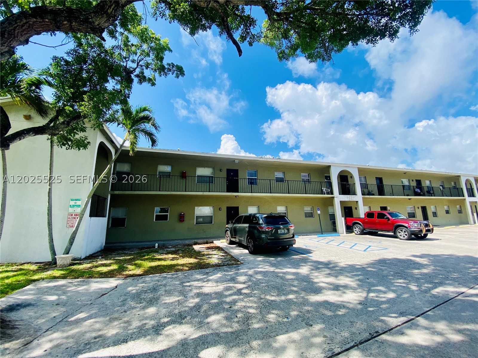 1702 S Dixie Hwy 15 — photo