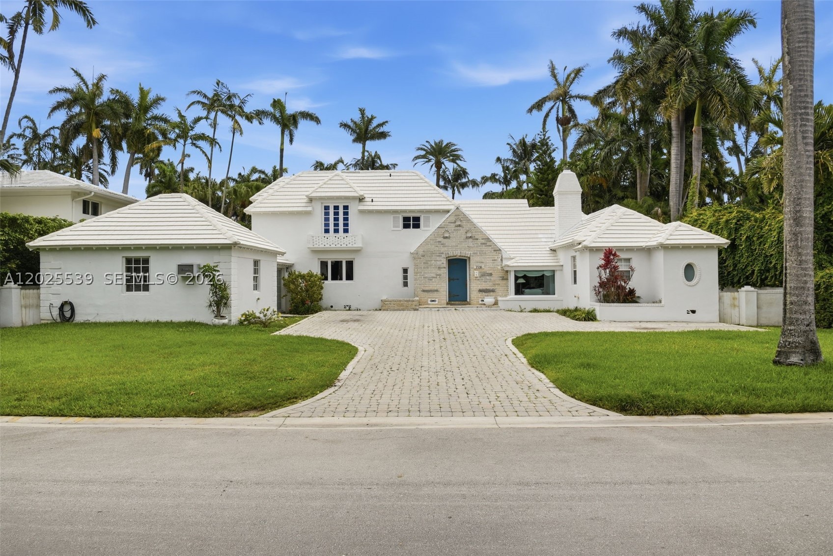 2535 Sunset Dr — photo