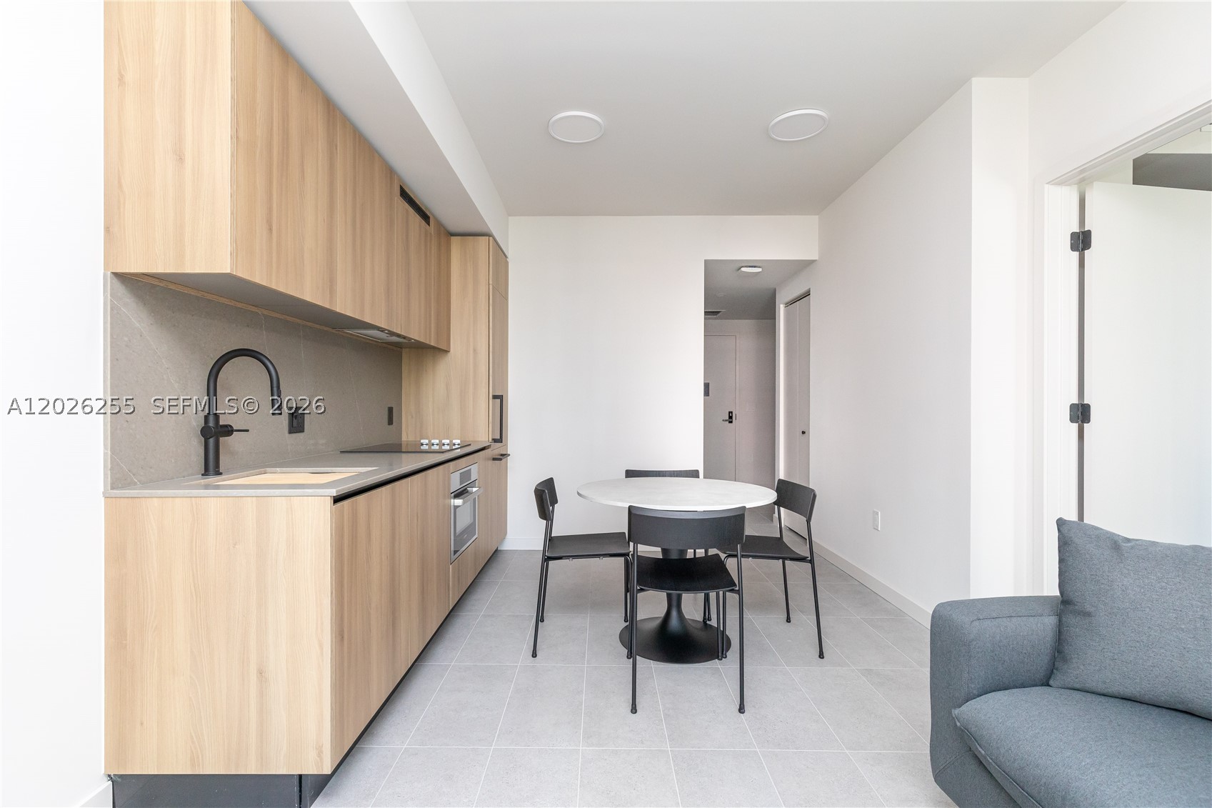 121 NE 5th St 510 — photo