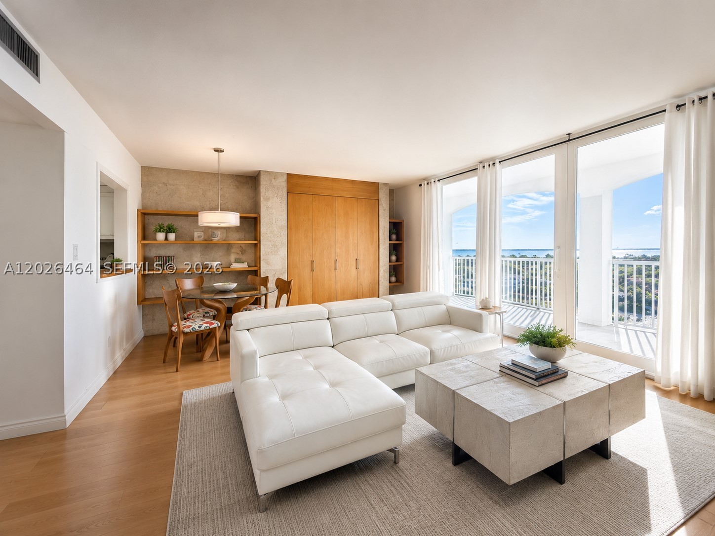 5401 Collins Ave 1022 — photo