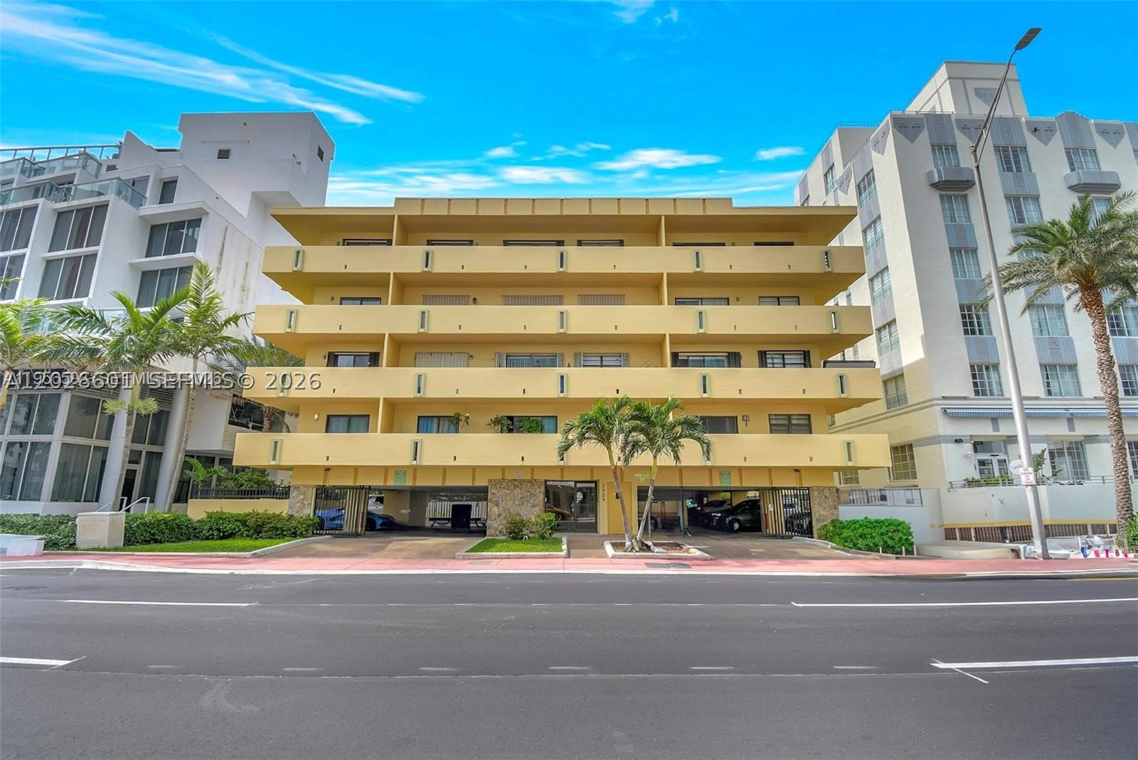 2924 Collins Ave 301 — photo