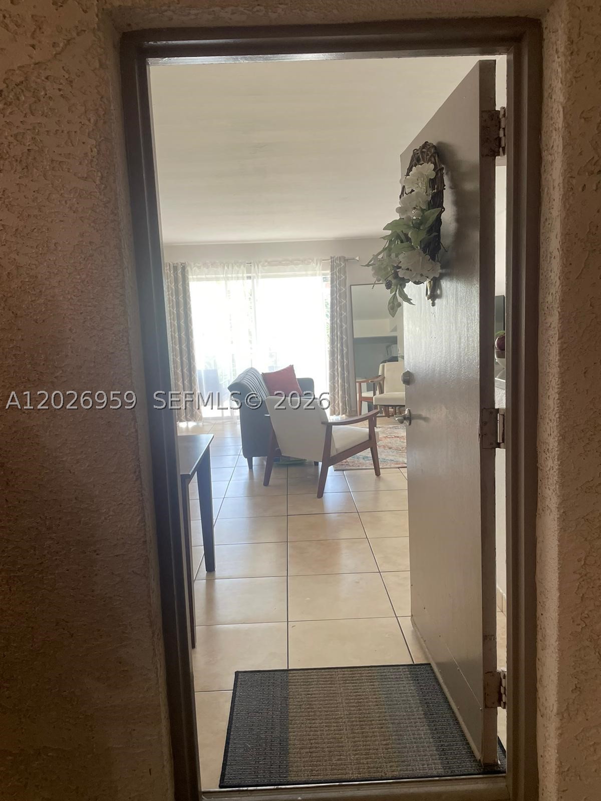 10393 N Kendall Dr U6 — photo