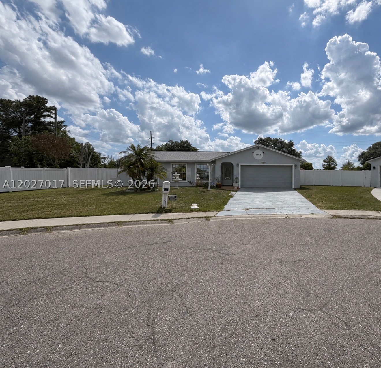 4162 Kingsbridge Drive — photo