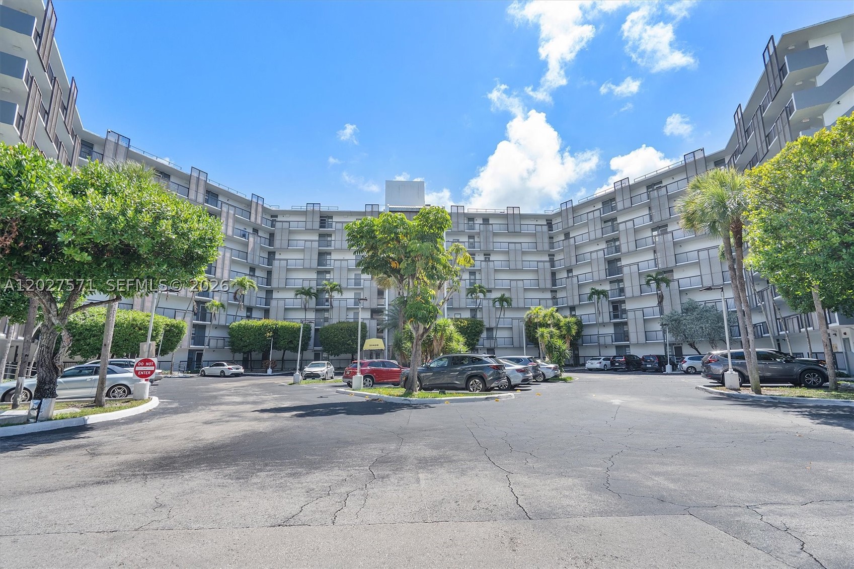 20400 W Country Club Dr 214 — photo