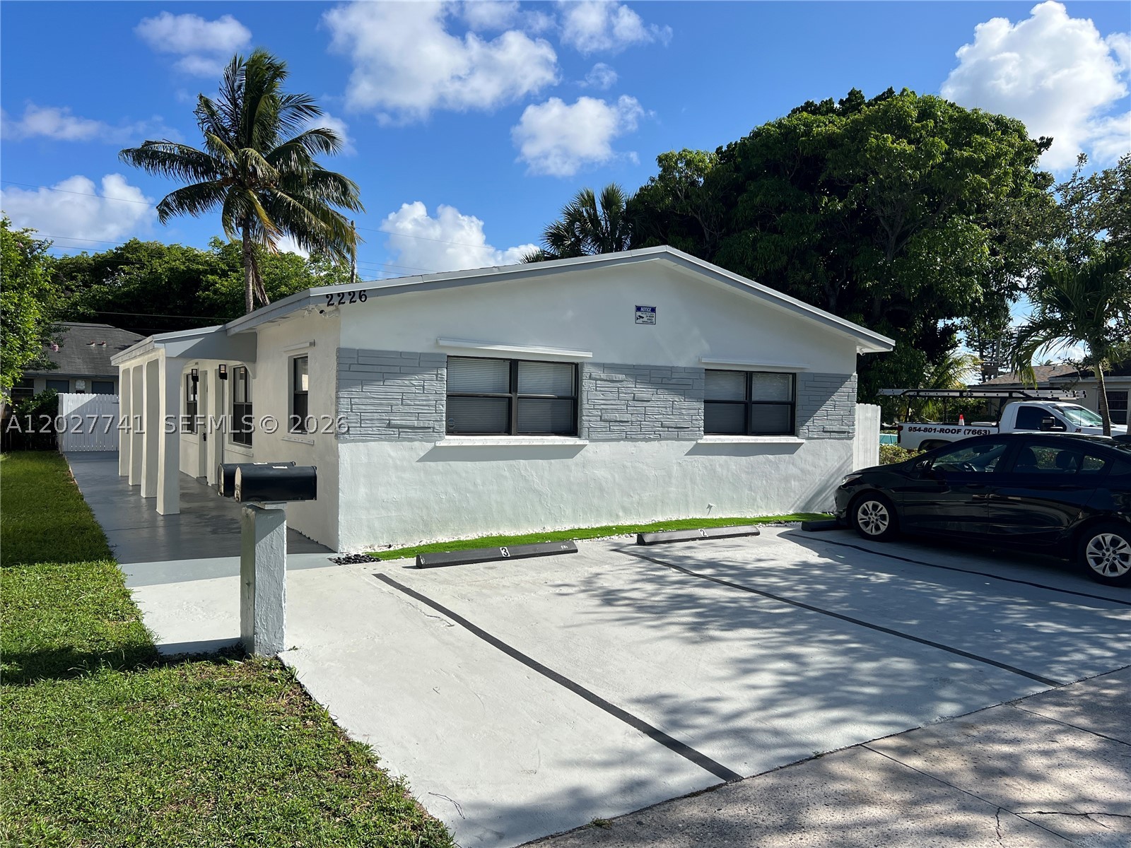 2226 Cody St — photo