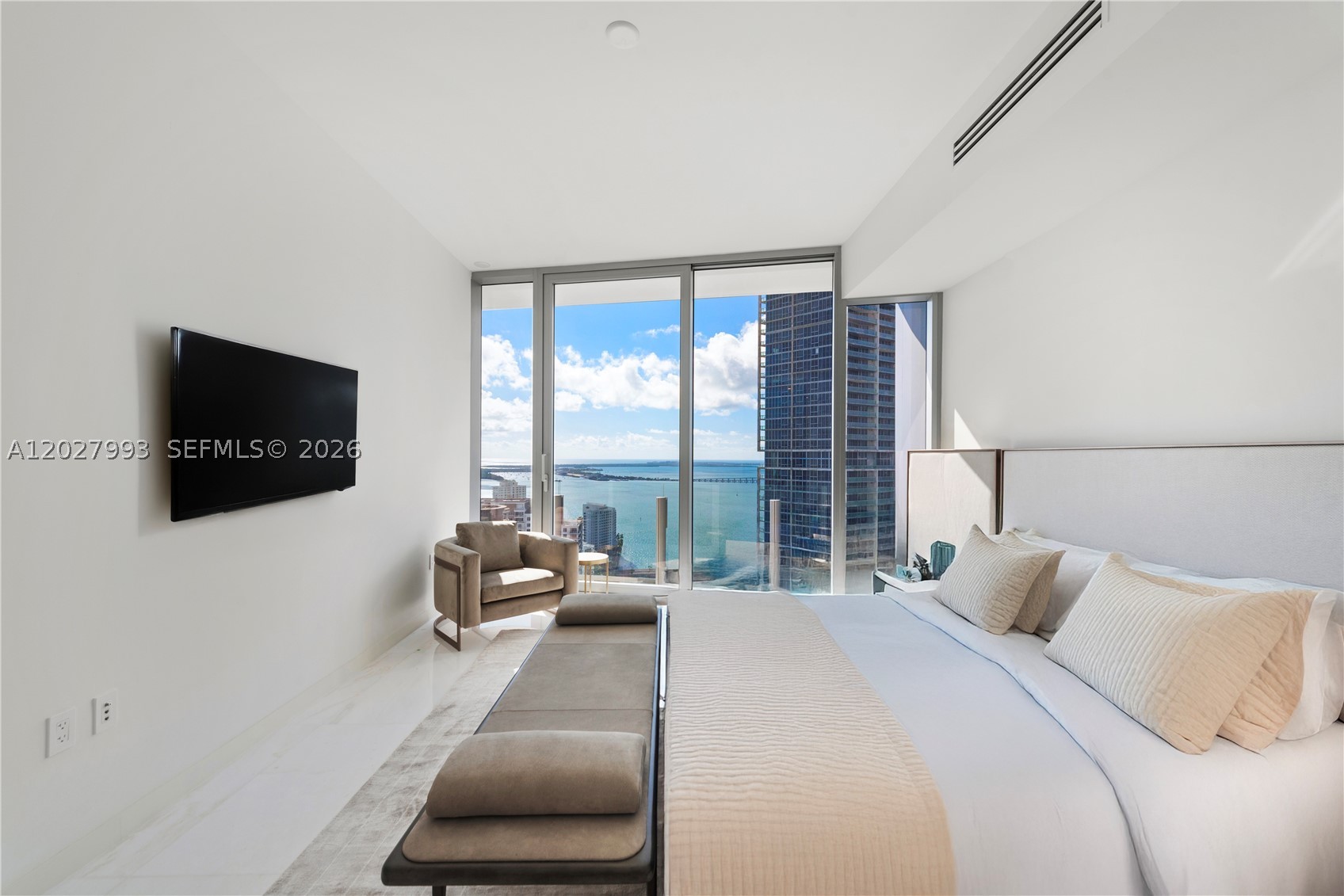 300 Biscayne Boulevard Way 3905W — photo