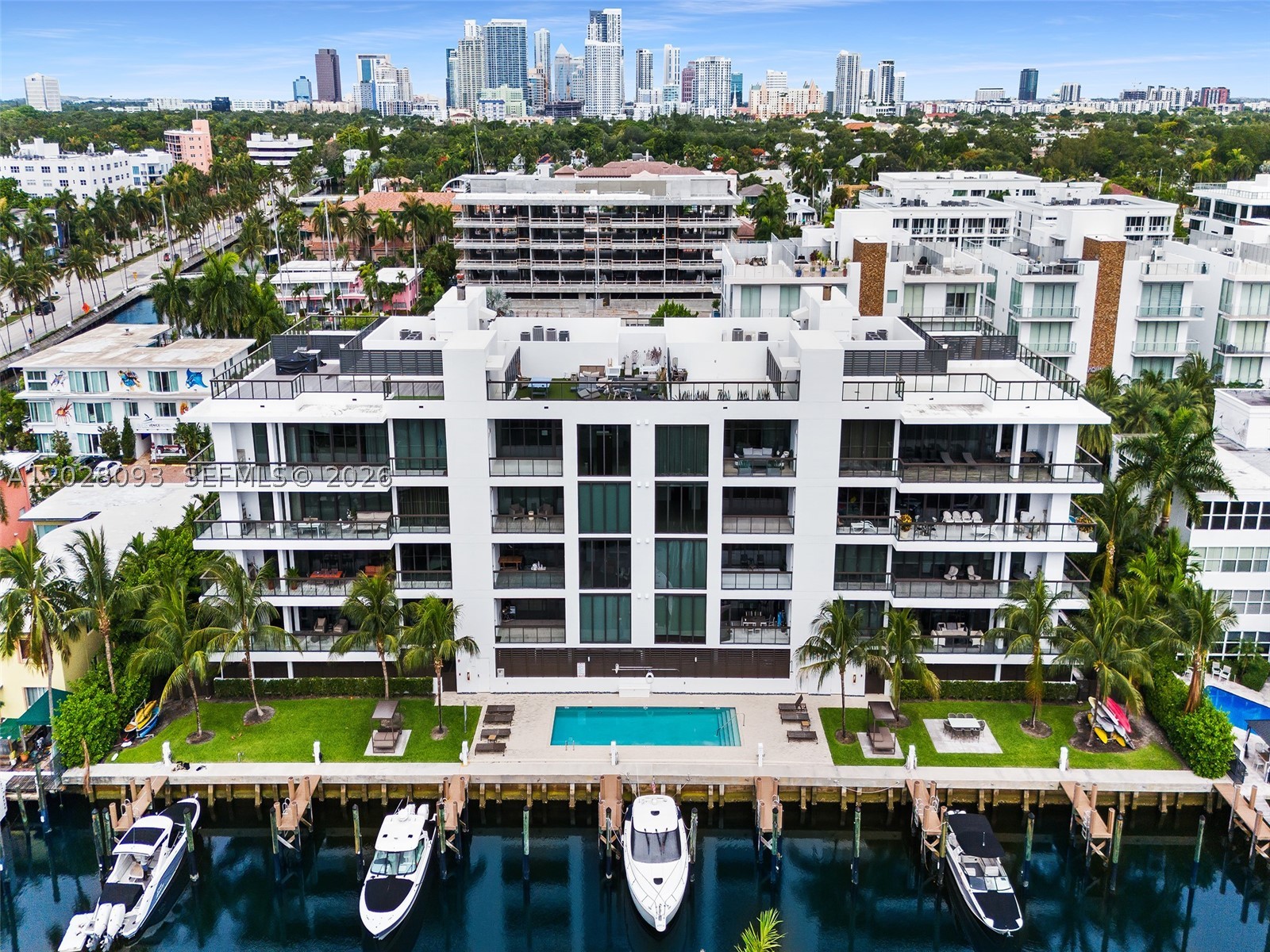30 Isle Of Venice Dr 403 — photo