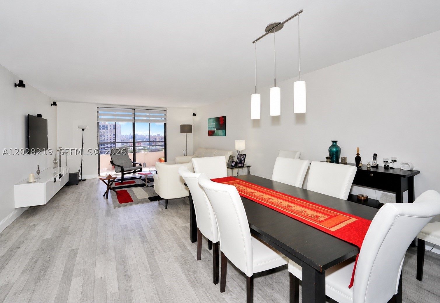 2500 Parkview Dr 1815 — photo