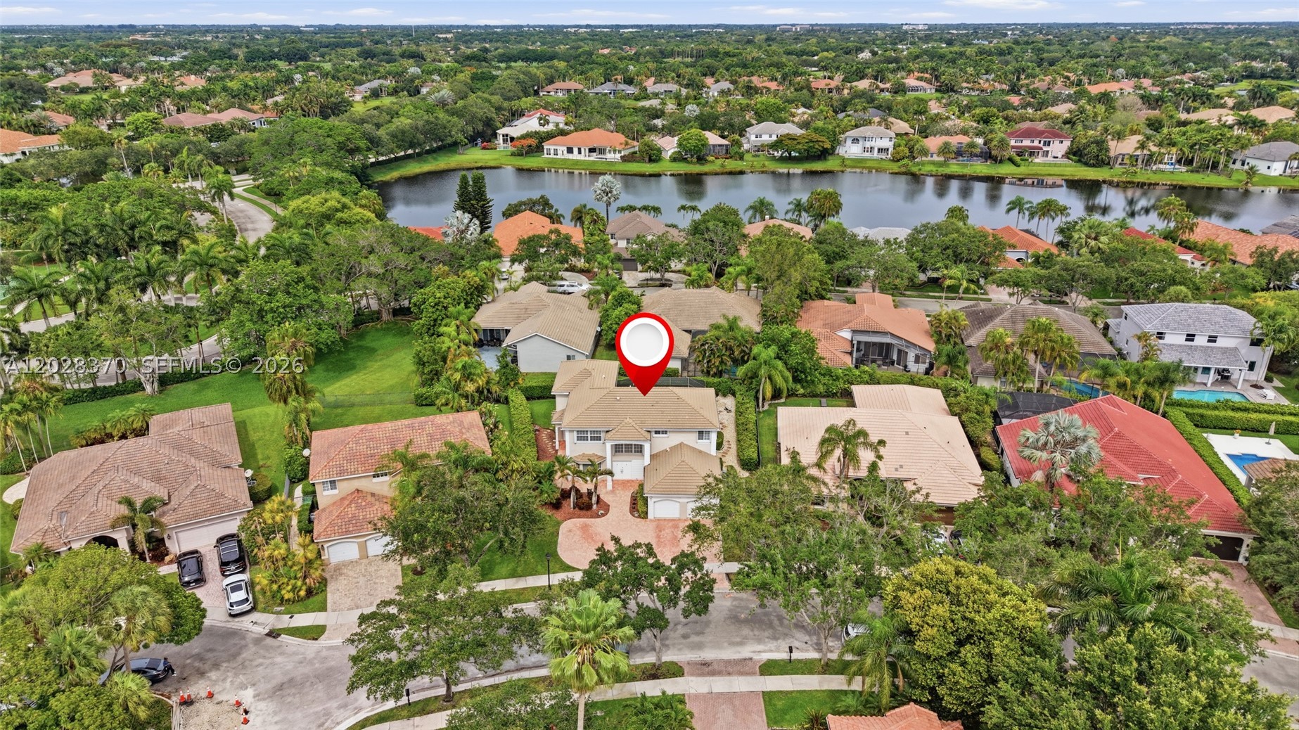 2608 Oakbrook Ct — photo