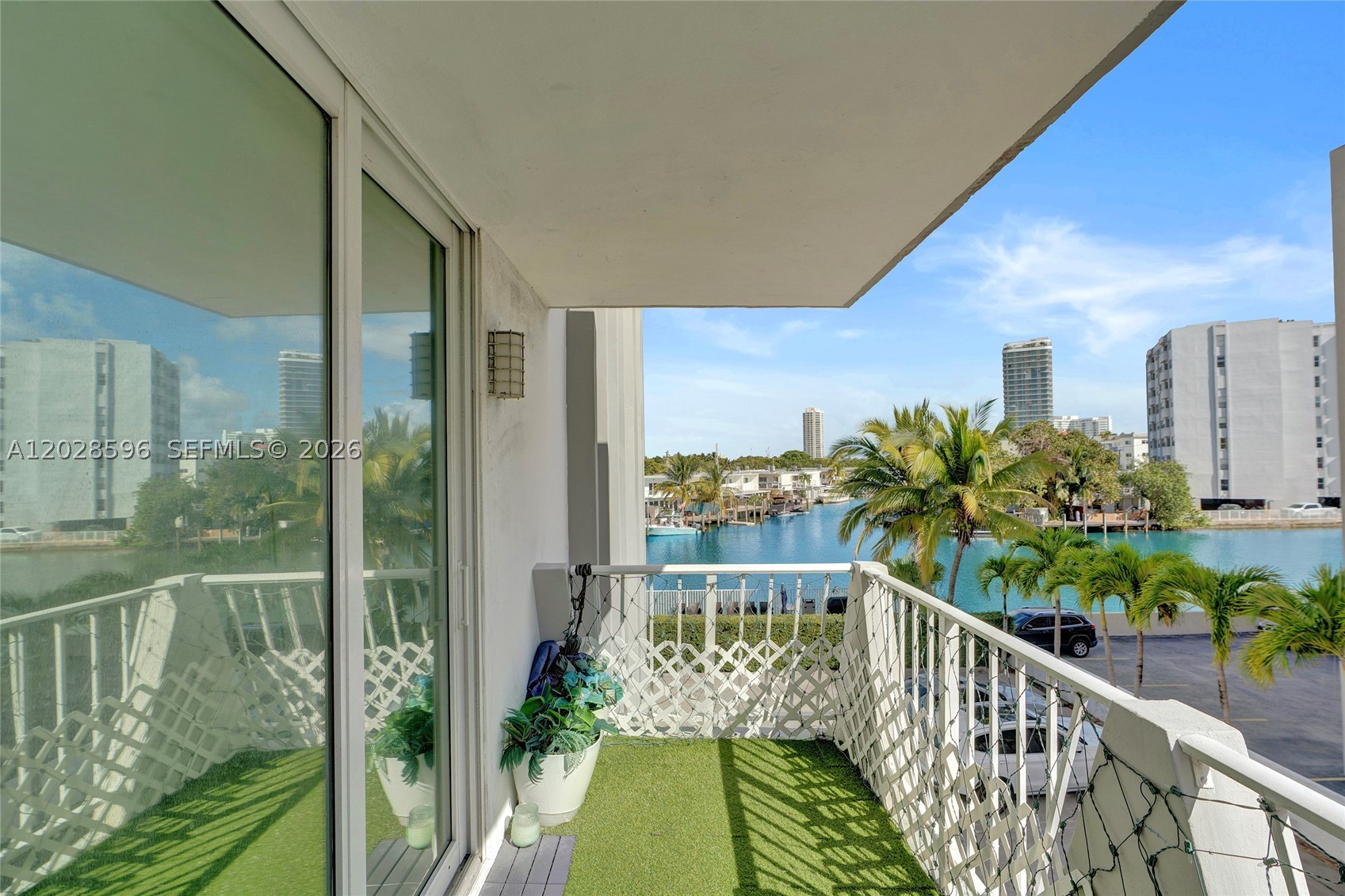 7133 Bay Dr 305 — photo