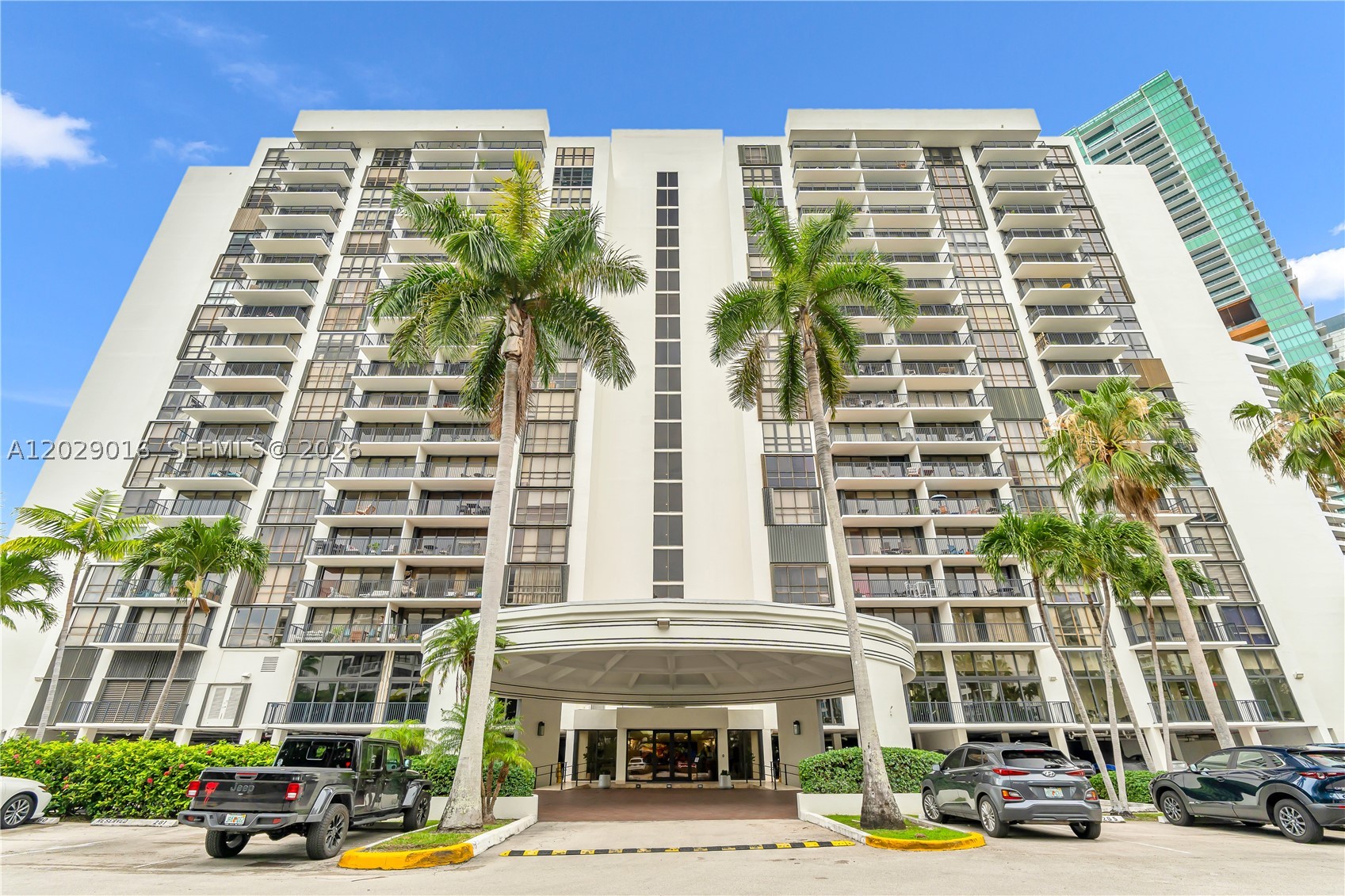 1450 Brickell Bay Dr 1815 — photo