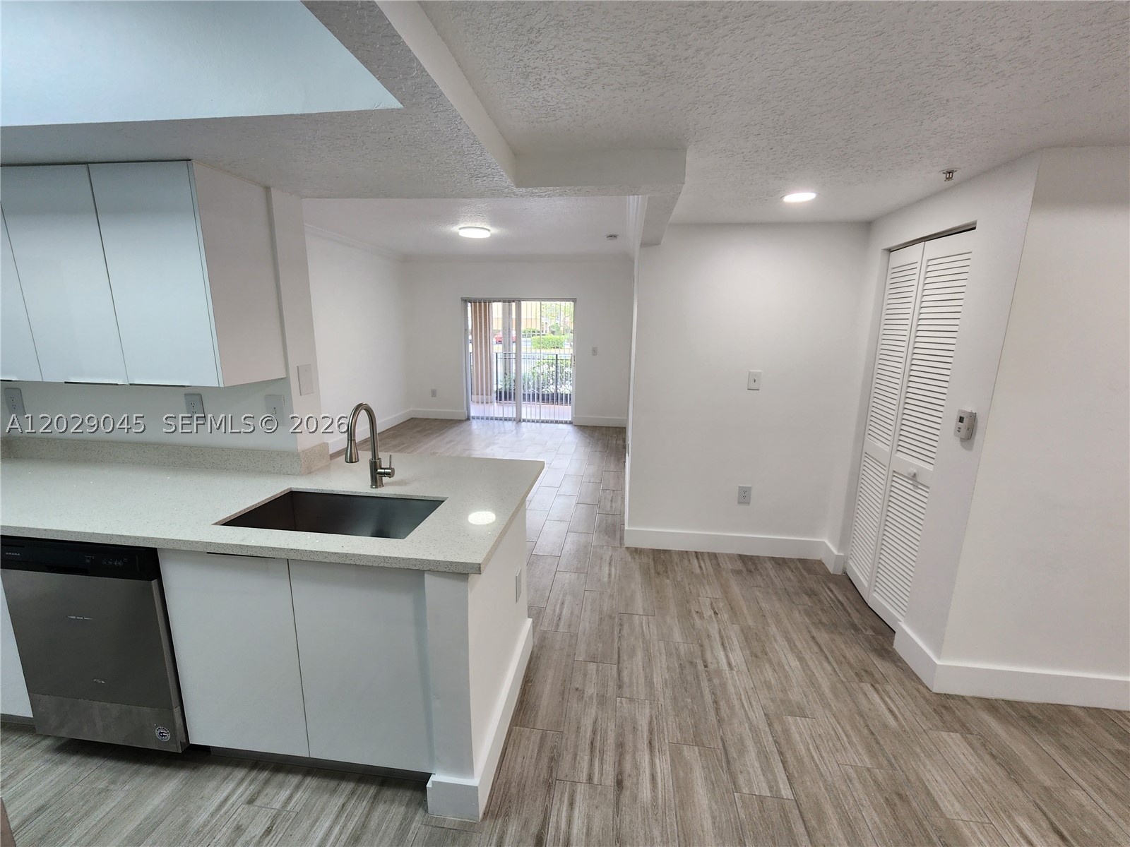215 SW 117th Ter 14101 — photo