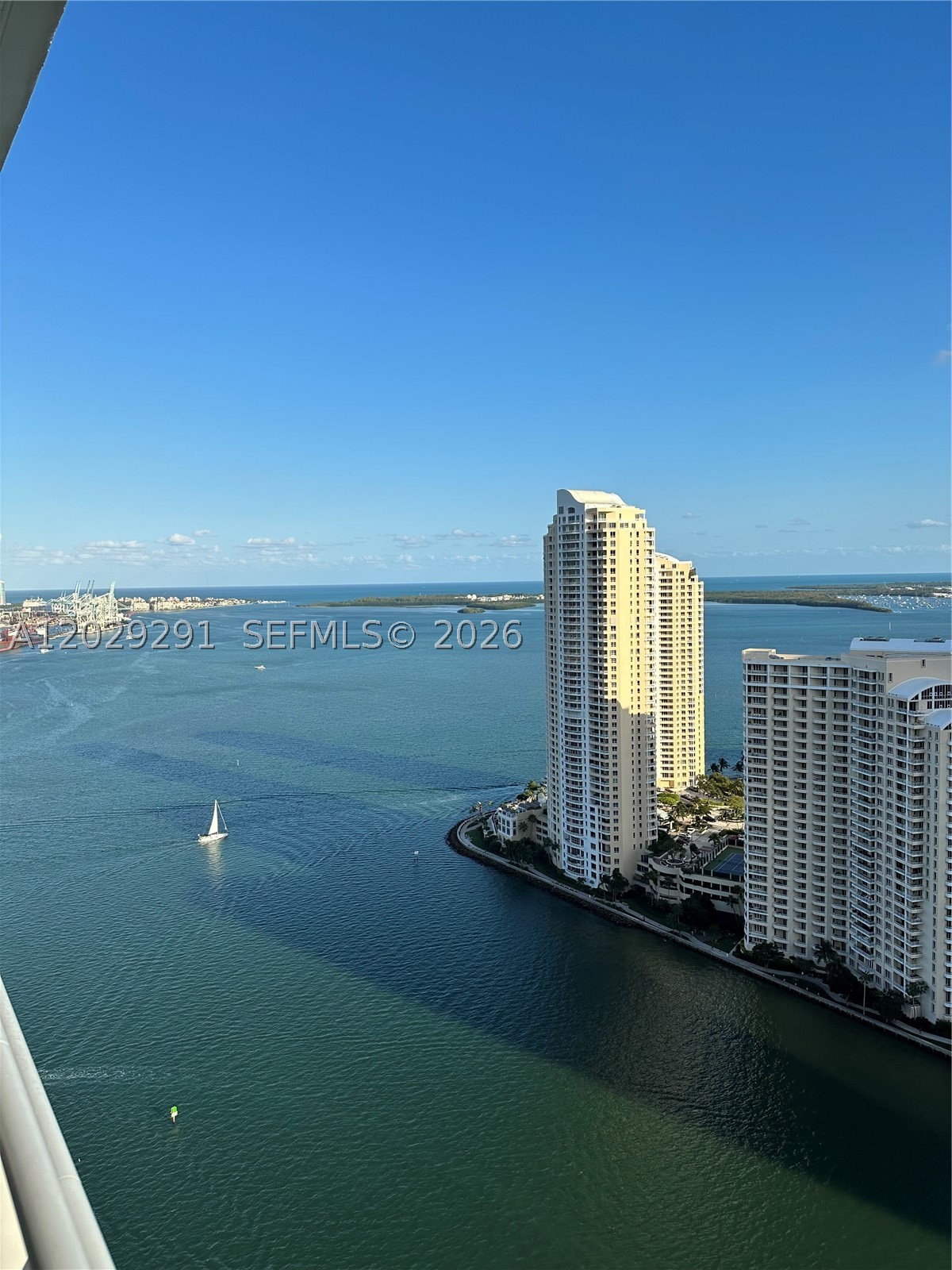 325 S Biscayne Blvd 4119 — photo
