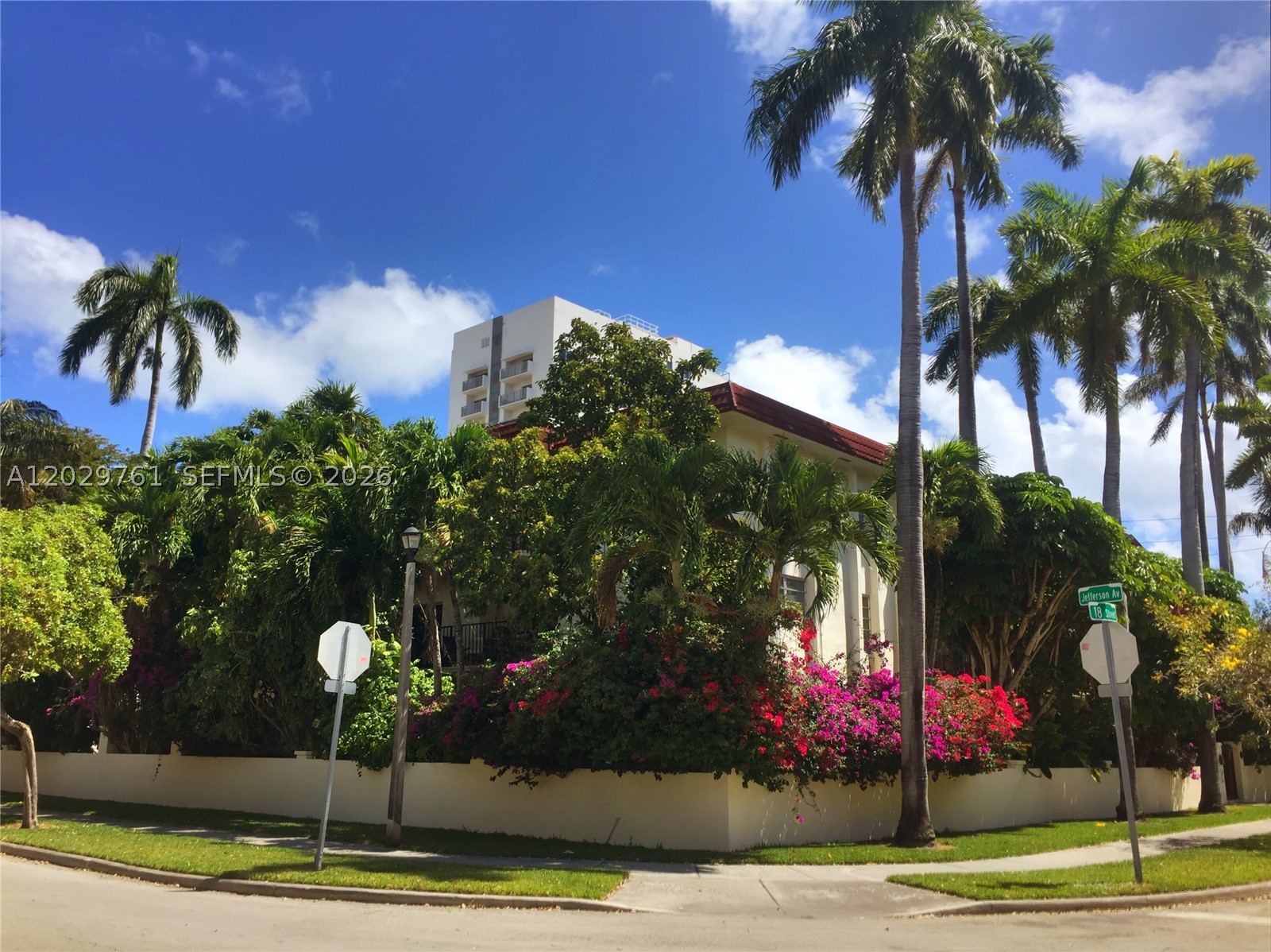 1821 Jefferson Ave 205 — photo
