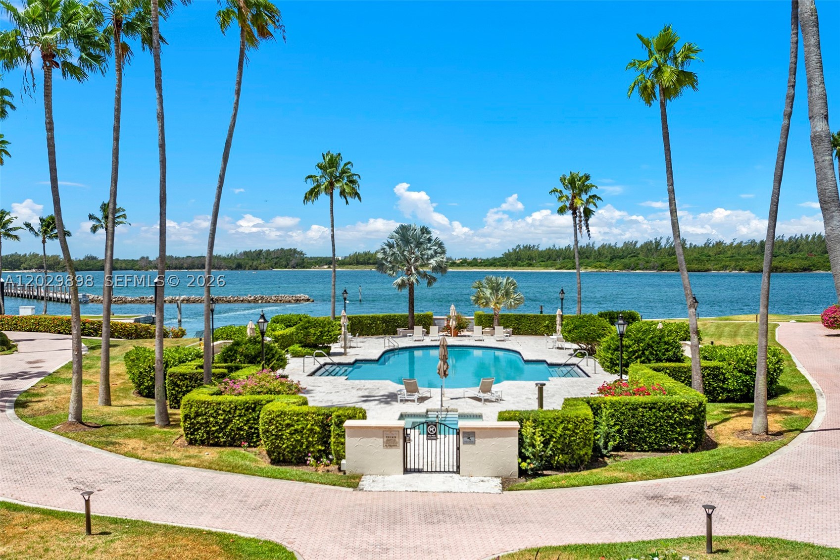 2122 Fisher Island Dr 2122 — photo