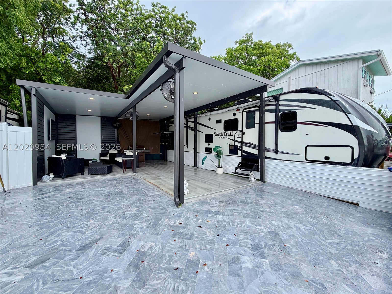325 Calusa St #122 — photo