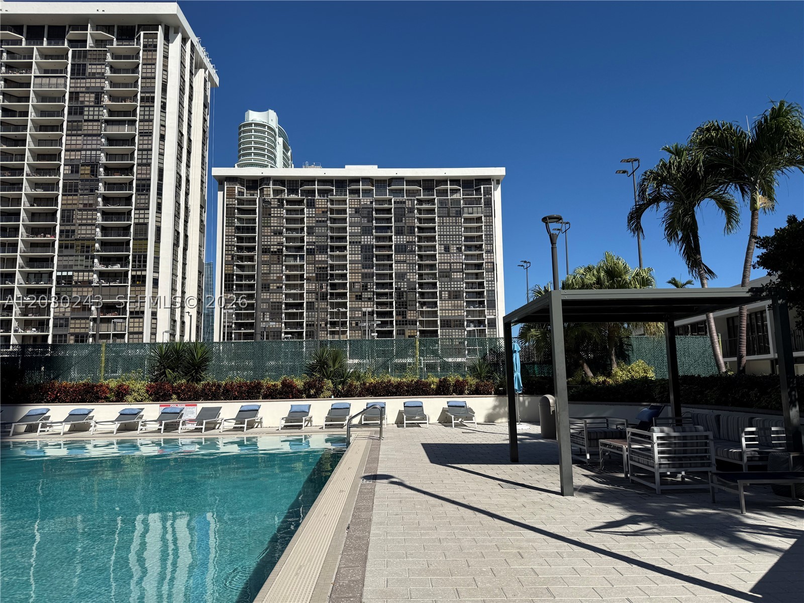 1925 Brickell Ave 1403 — photo