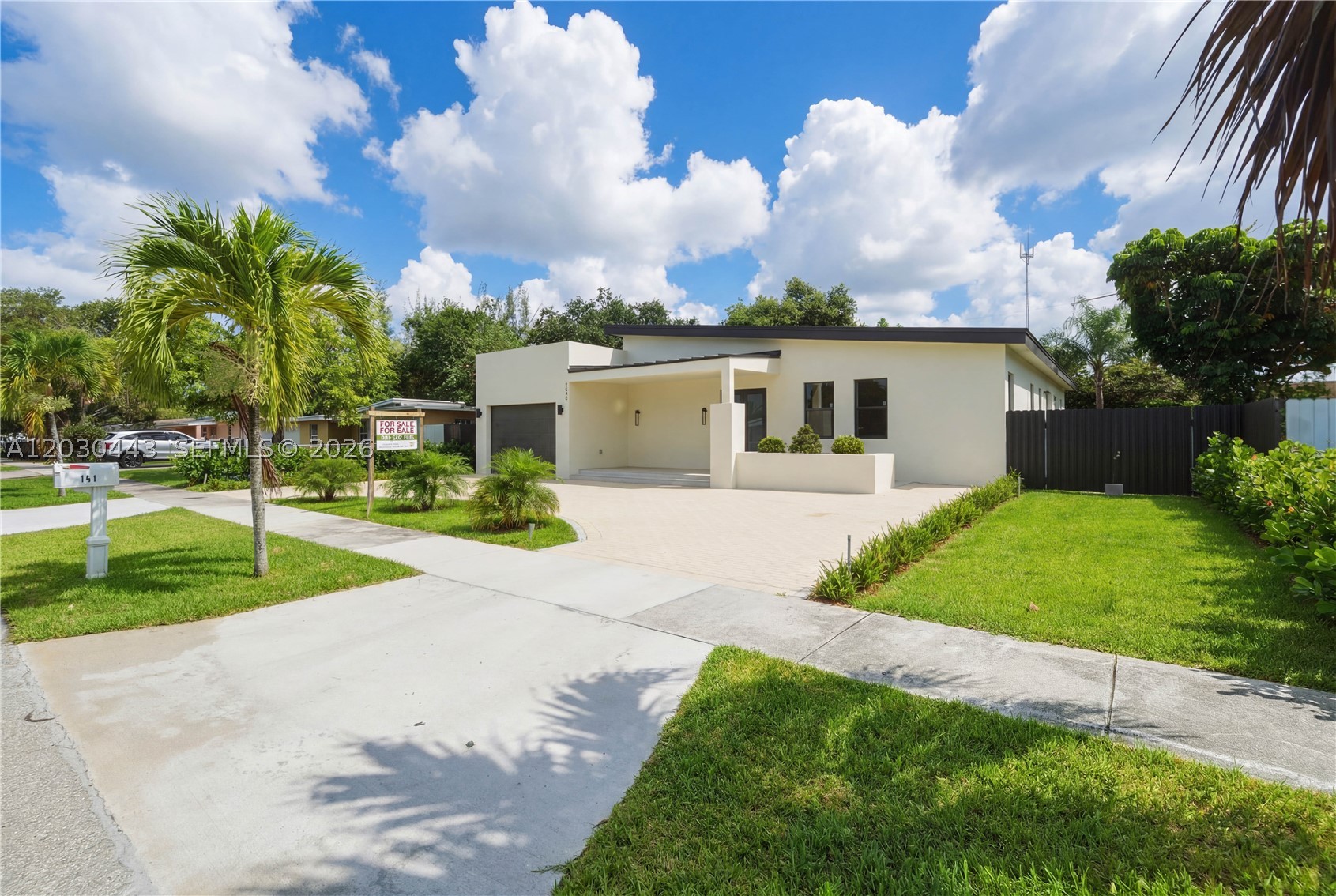 131 Miami Gardens Rd — photo