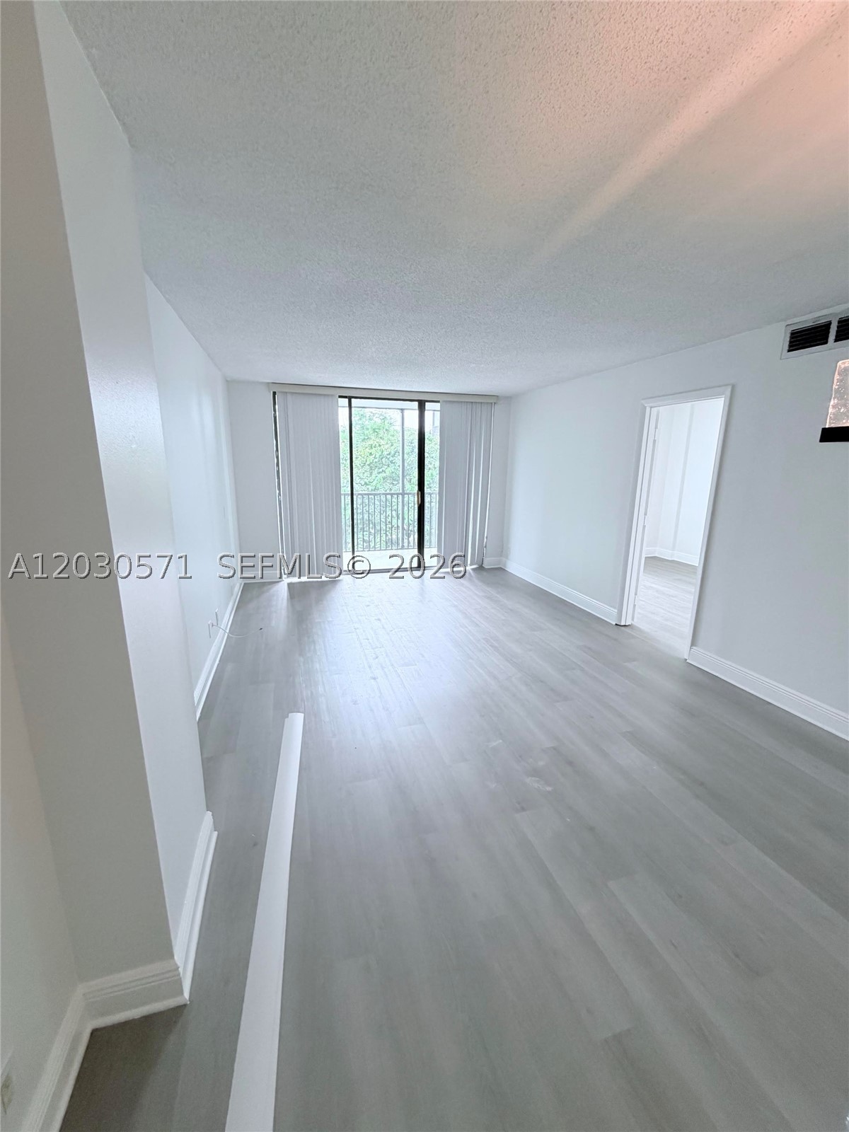 3301 N Country Club Dr 407 — photo