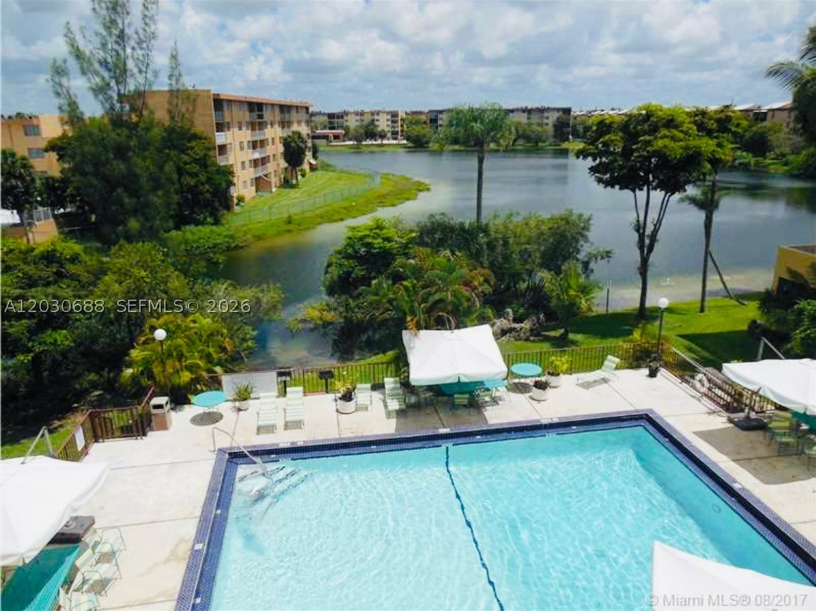 8775 Park Blvd 309 — photo