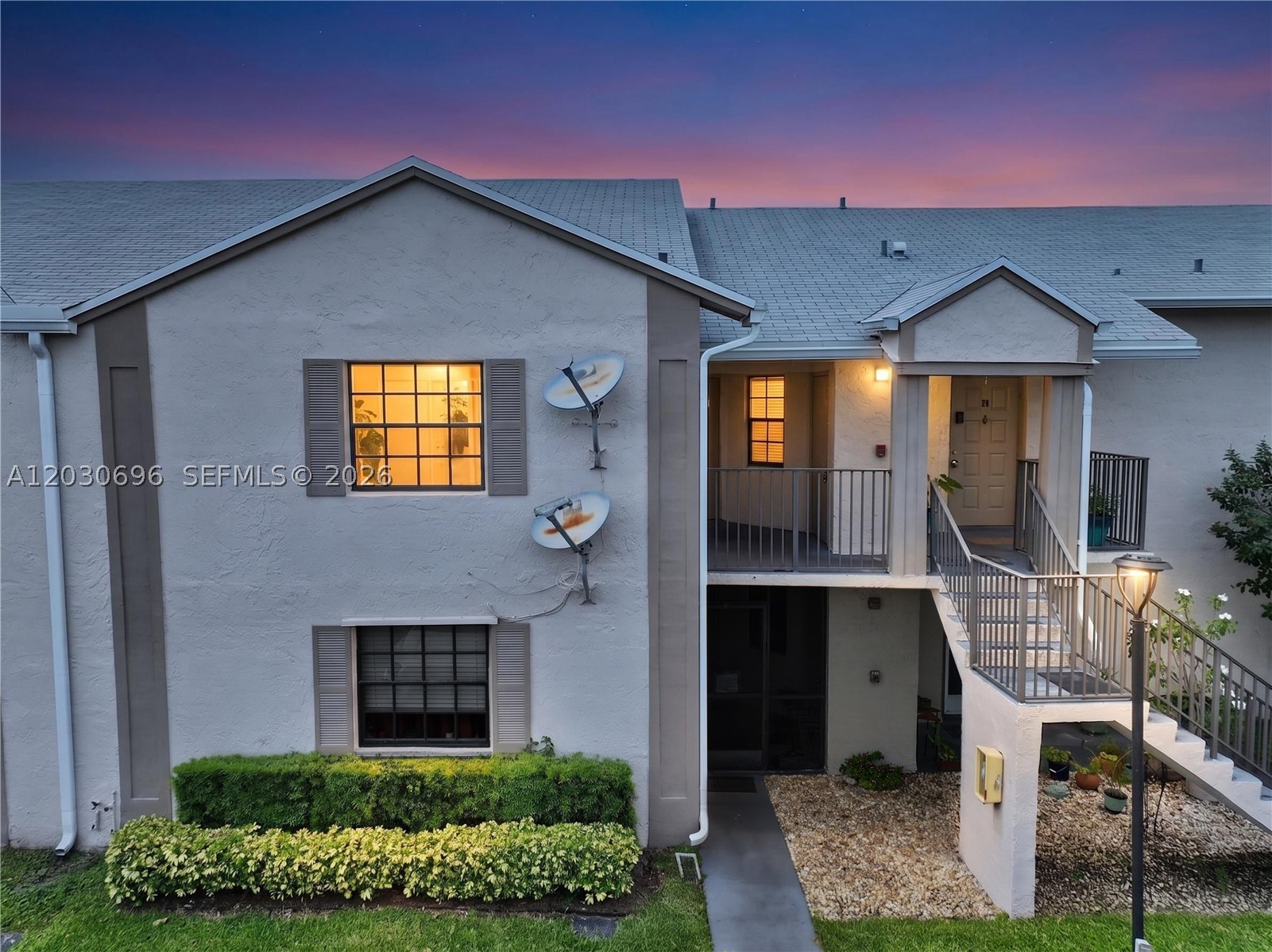 889 Hamilton Dr 889E — photo